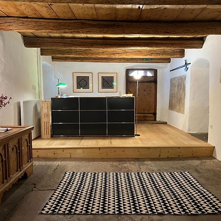 Hotel Chasa Chalavaina Mustair Bagian luar foto