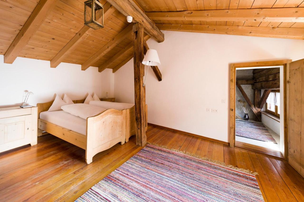 Hotel Chasa Chalavaina Mustair Ruang foto