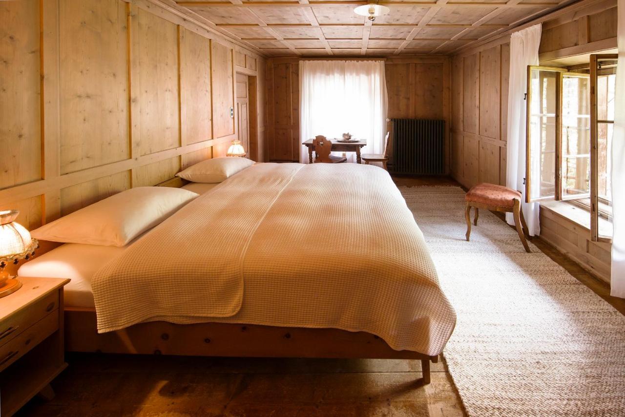 Hotel Chasa Chalavaina Mustair Ruang foto