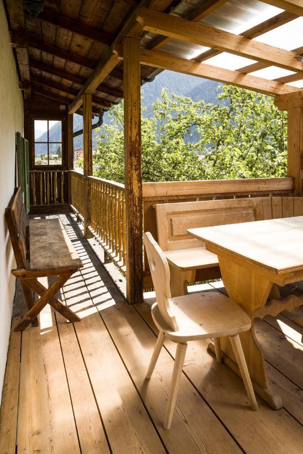 Hotel Chasa Chalavaina Mustair Bagian luar foto
