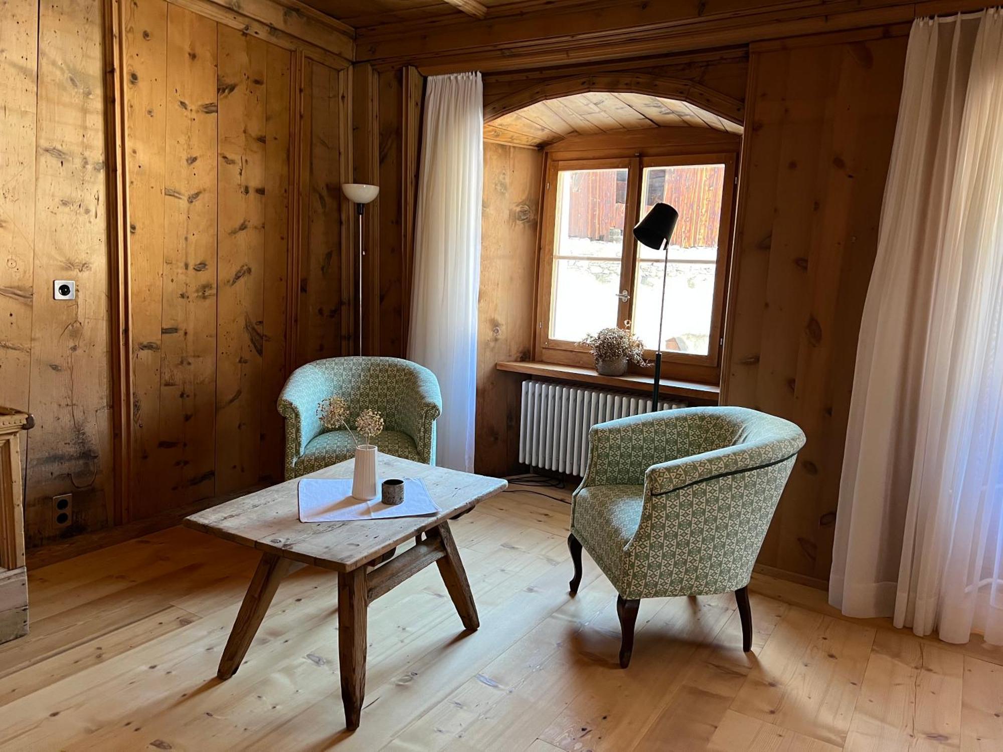 Hotel Chasa Chalavaina Mustair Bagian luar foto