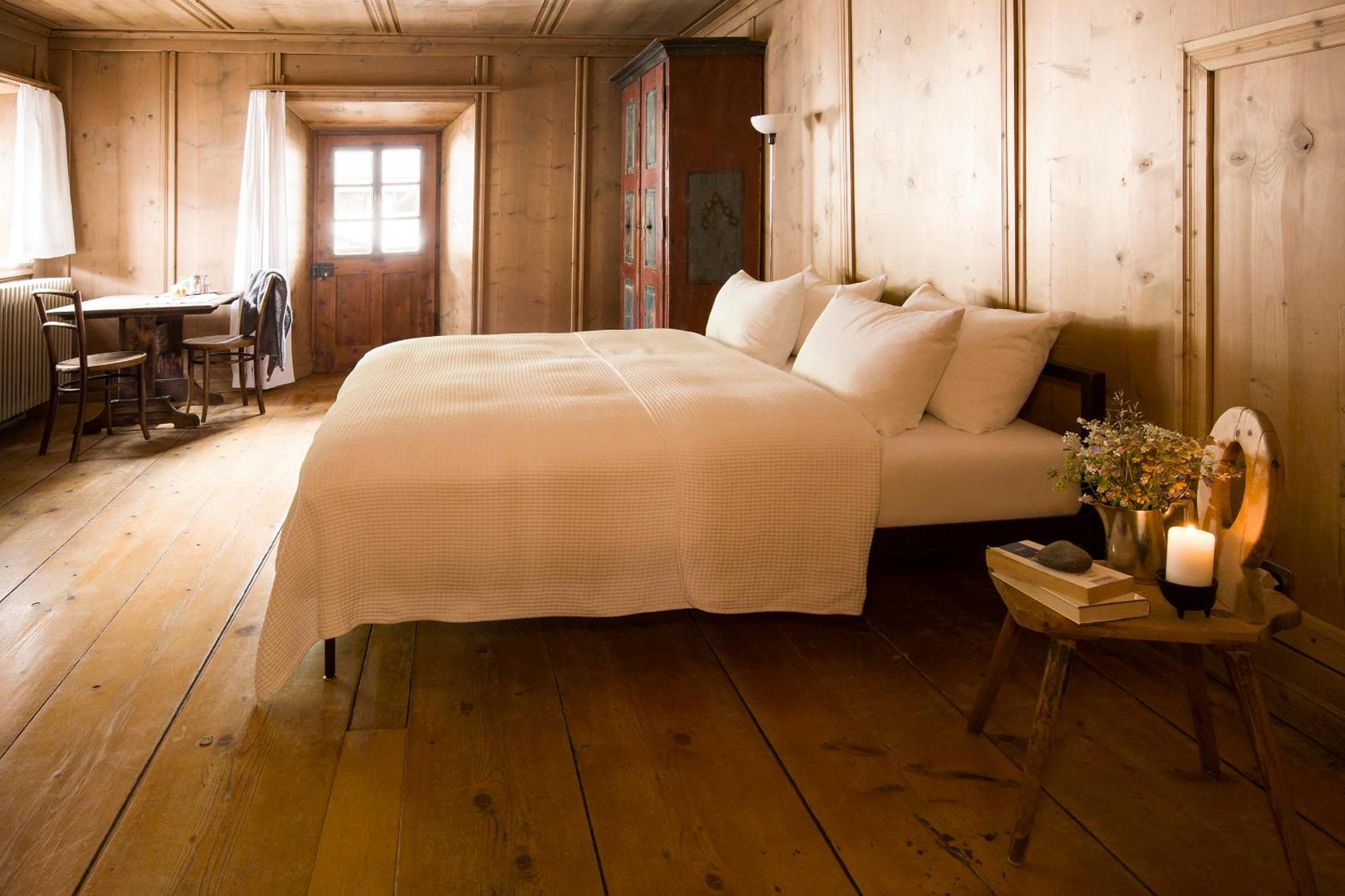 Hotel Chasa Chalavaina Mustair Ruang foto