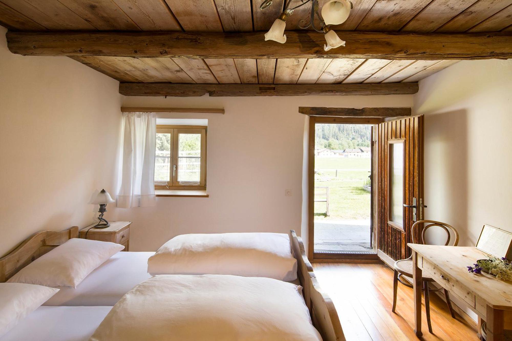 Hotel Chasa Chalavaina Mustair Ruang foto