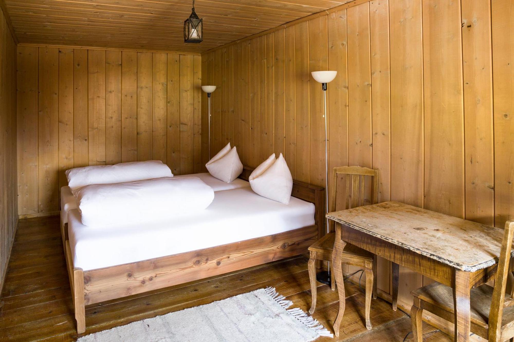 Hotel Chasa Chalavaina Mustair Ruang foto